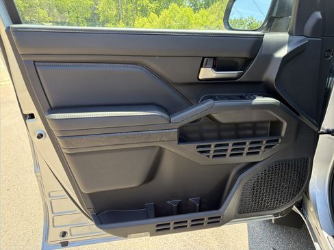 Used 2026 Toyota Tacoma Limited AWD/4WD image 10