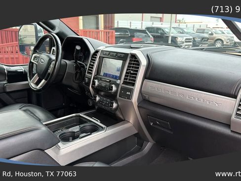 Used 2021 Ford F250 Platinum w/ FX4 Off-Road Package image 38