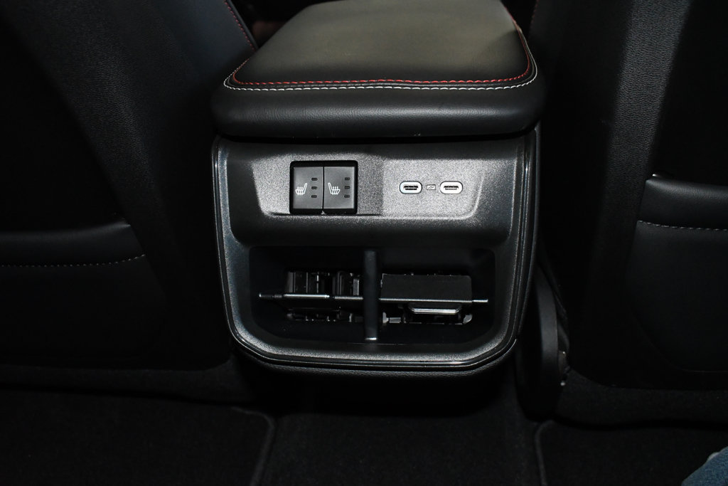 Used 2024 Dodge Charger Daytona Scat Pack w/ Plus Group AWD/4WD image 25