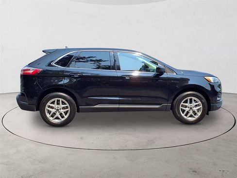 Used 2023 Ford Edge SEL image 4
