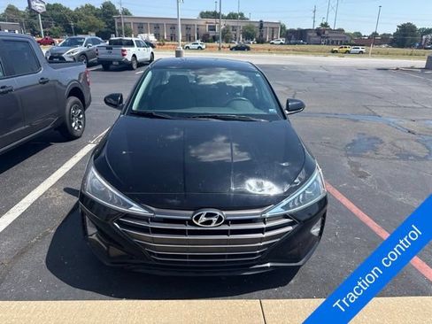Used 2019 Hyundai Elantra SE FWD image 8