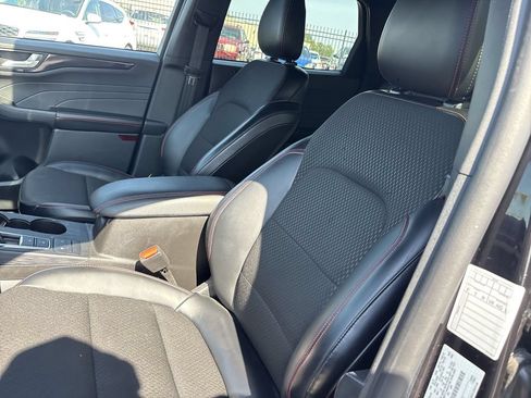 Used 2025 Ford Escape ST-Line AWD/4WD image 17