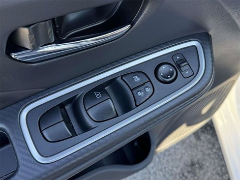 Used 2024 Nissan Versa SR w/ Trunk Package image 18