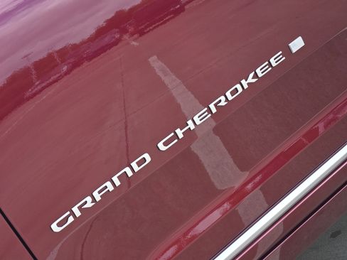 New 2026 Jeep Grand Cherokee Summit AWD/4WD image 9