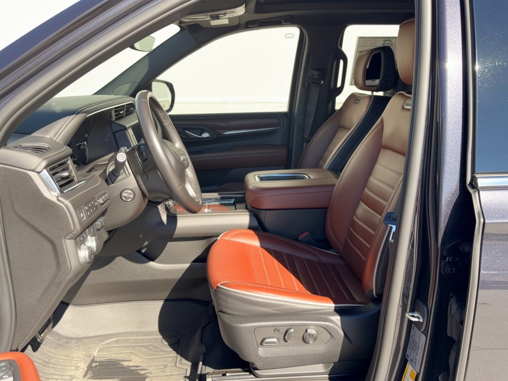 Used 2023 GMC Yukon Denali Ultimate AWD/4WD image 5