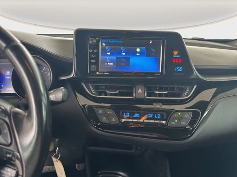 Used 2018 Toyota C-HR XLE FWD image 15