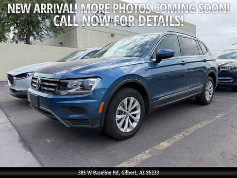 Used 2018 Volkswagen Tiguan SE w/ Panoramic Sunroof Package FWD image 1