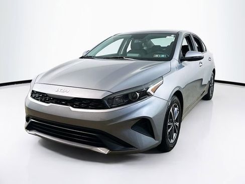 Used 2023 Kia Forte LXS w/ LXS Technology Package image 4