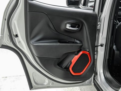 Used 2017 Jeep Renegade Trailhawk image 49