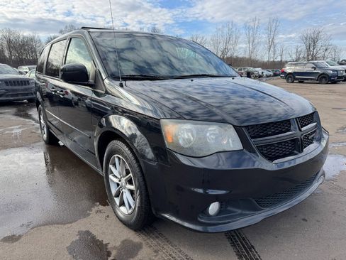 Used 2014 Dodge Grand Caravan R/T image 7