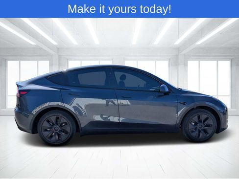 Used 2025 Tesla Model Y Long Range image 2