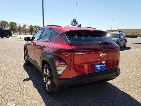Used 2024 Hyundai Kona SEL image 5