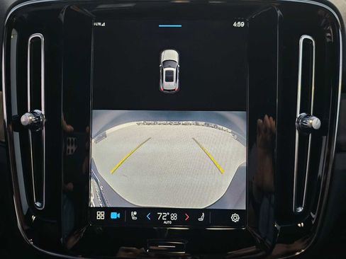 Used 2023 Volvo XC40 Recharge Ultimate image 27