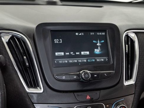 Used 2017 Chevrolet Malibu LT FWD image 15