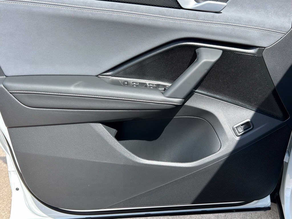 New 2026 Volkswagen Tiguan SE R-Line FWD image 19