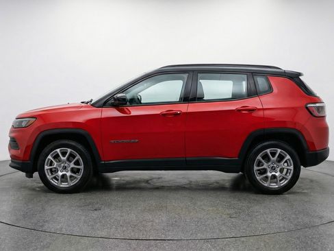 Used 2025 Jeep Compass Limited AWD/4WD image 5