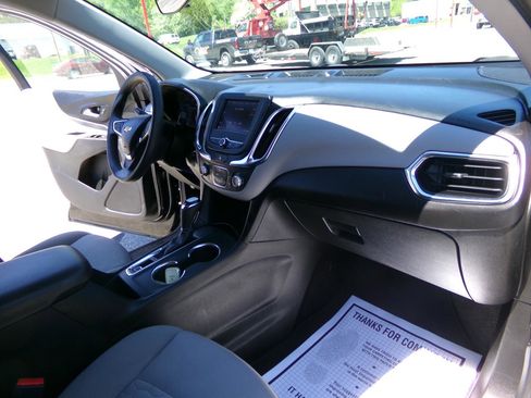 Used 2021 Chevrolet Equinox LS FWD image 25