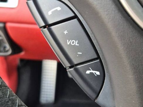 Used 2011 Aston Martin V12 Vantage Base 2dr Coupe image 18