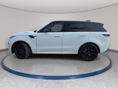 New 2026 Land Rover Range Rover Sport Dynamic SE AWD/4WD image 8