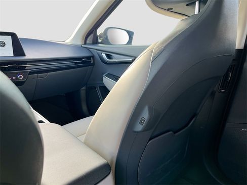 Used 2022 Kia EV6 Wind image 24