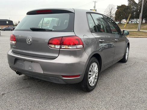 Used 2010 Volkswagen Golf 4-Door image 8