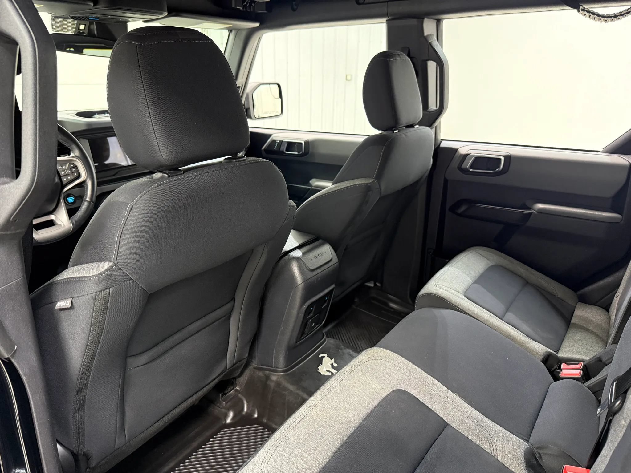 Used 2023 Ford Bronco Big Bend w/ Sasquatch Package AWD/4WD image 16