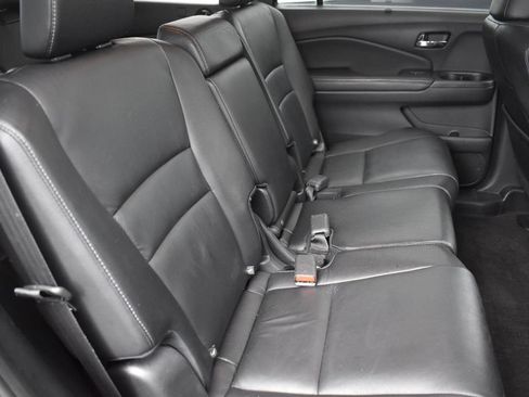 Used 2017 Honda Pilot Touring image 32