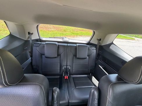 Used 2021 Volkswagen Atlas SE w/ Panoramic Sunroof Package FWD image 11