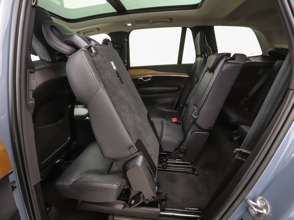 Used 2023 Volvo XC90 B5 Plus AWD/4WD image 25