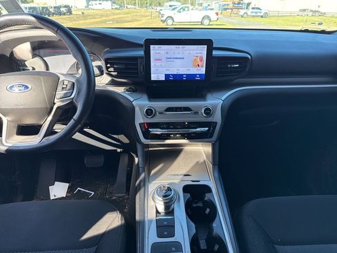 Used 2022 Ford Explorer XLT w/ Class IV Trailer Tow Package image 11