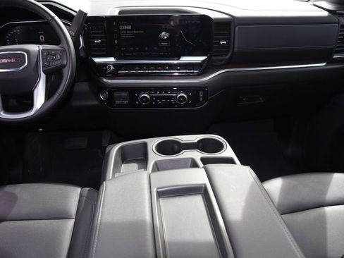 Certified 2026 GMC Sierra 1500 SLT AWD/4WD image 19