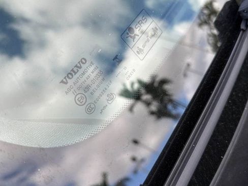 Used 2023 Volvo XC40 Recharge Plus w/ Protection Package Premier image 25