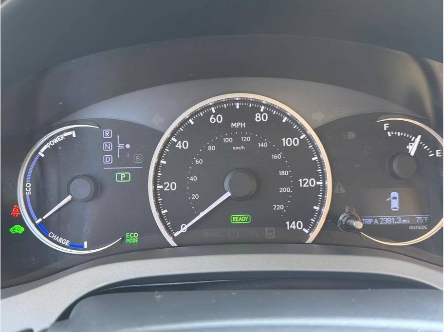 Used 2014 Lexus CT 200h FWD image 11