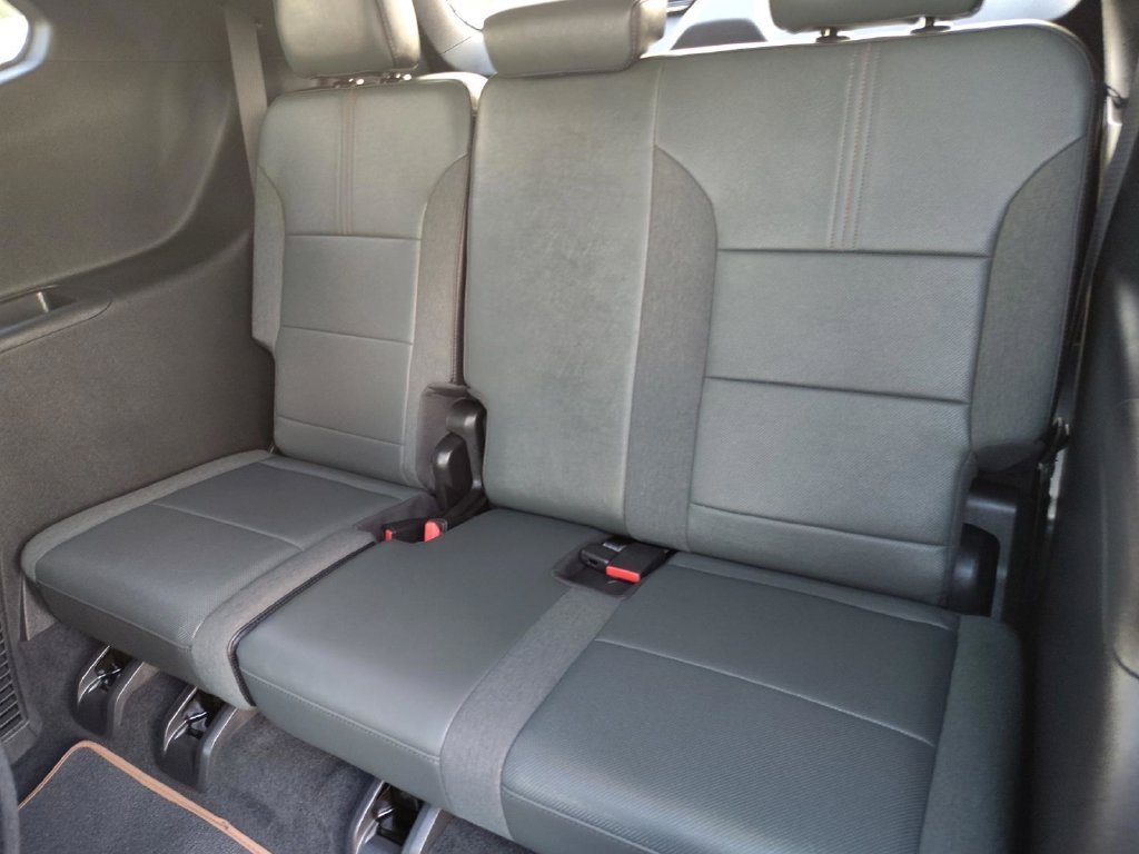 Used 2025 GMC Acadia AT4 w/ Luxury Package AWD/4WD image 10