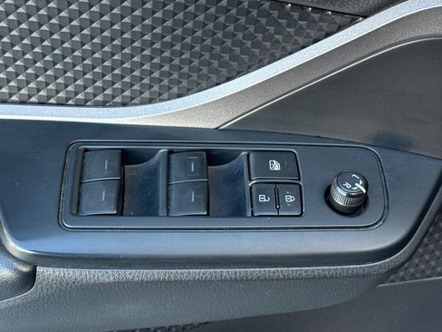 Used 2021 Toyota C-HR LE FWD image 12