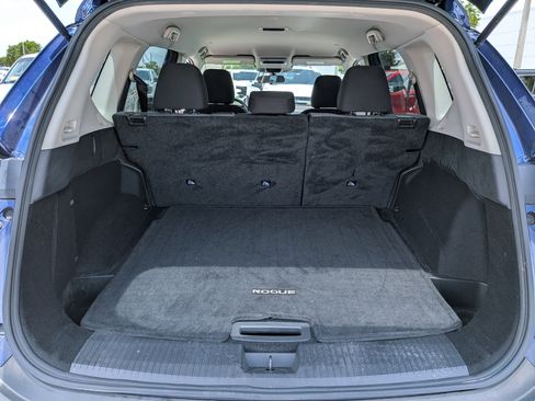 Used 2023 Nissan Rogue SV FWD image 12