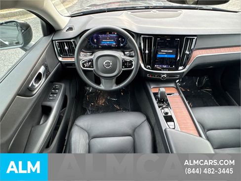 Used 2024 Volvo V60 B5 Cross Country Plus image 28