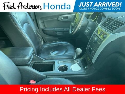 Used 2009 Chevrolet Traverse LT FWD image 3