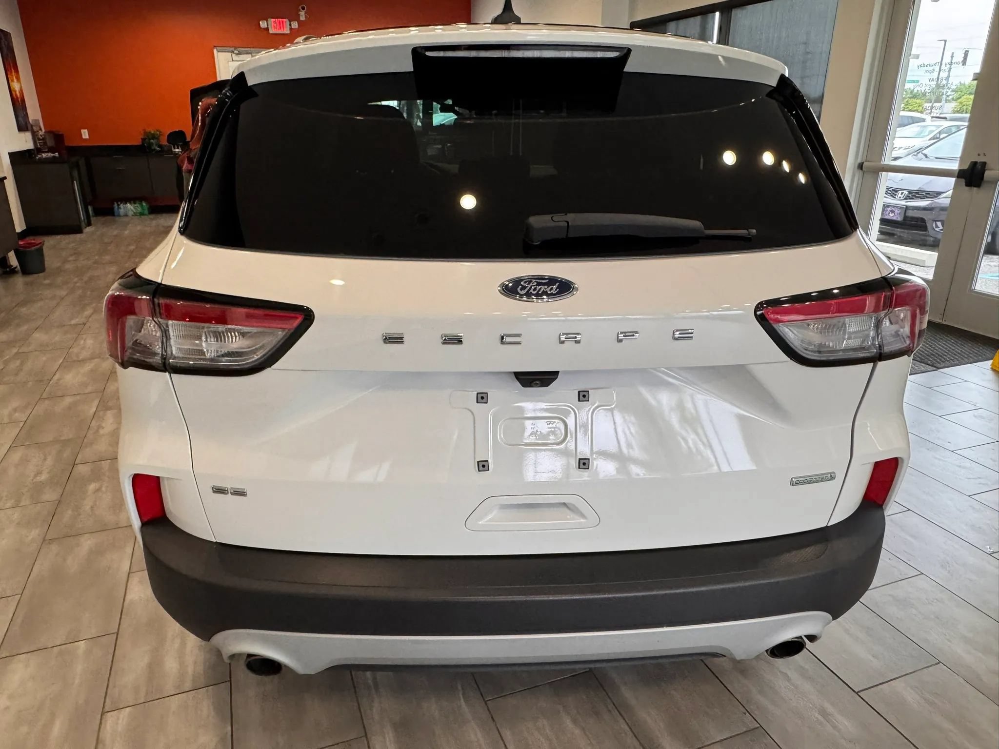Used 2020 Ford Escape SE FWD image 14