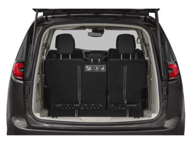 Used 2021 Chrysler Pacifica Touring-L w/ Uconnect Theater Family Group FWD image 11