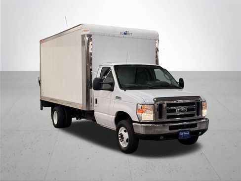 Used 2016 Ford E-450 and Econoline 450 Super Duty w/ Power Windows & Locks Group RWD image 7