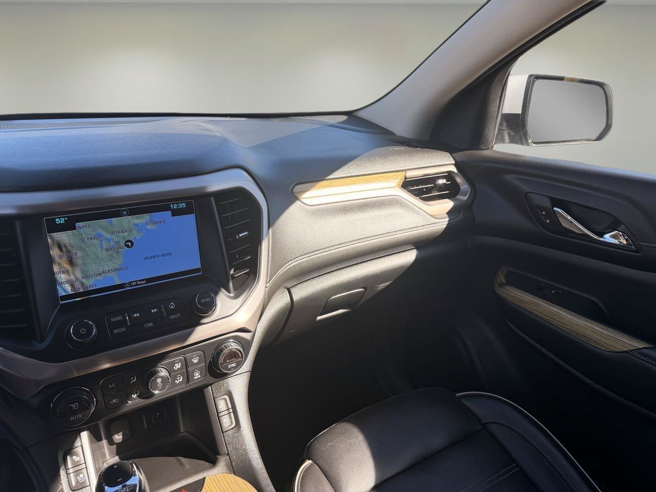 Used 2019 GMC Acadia Denali AWD/4WD image 15