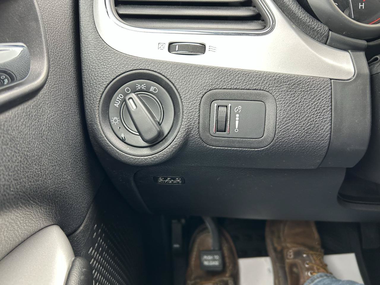 Used 2018 Dodge Journey SE w/ Connectivity Group FWD image 26