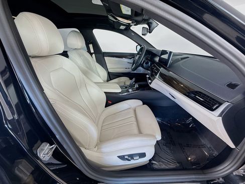 Used 2023 BMW 530i w/ Convenience Package image 29