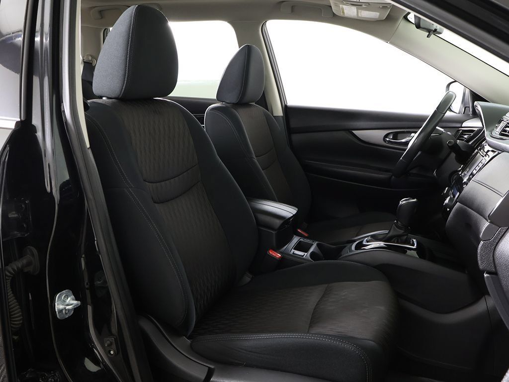 Used 2017 Nissan Rogue SV AWD/4WD image 33