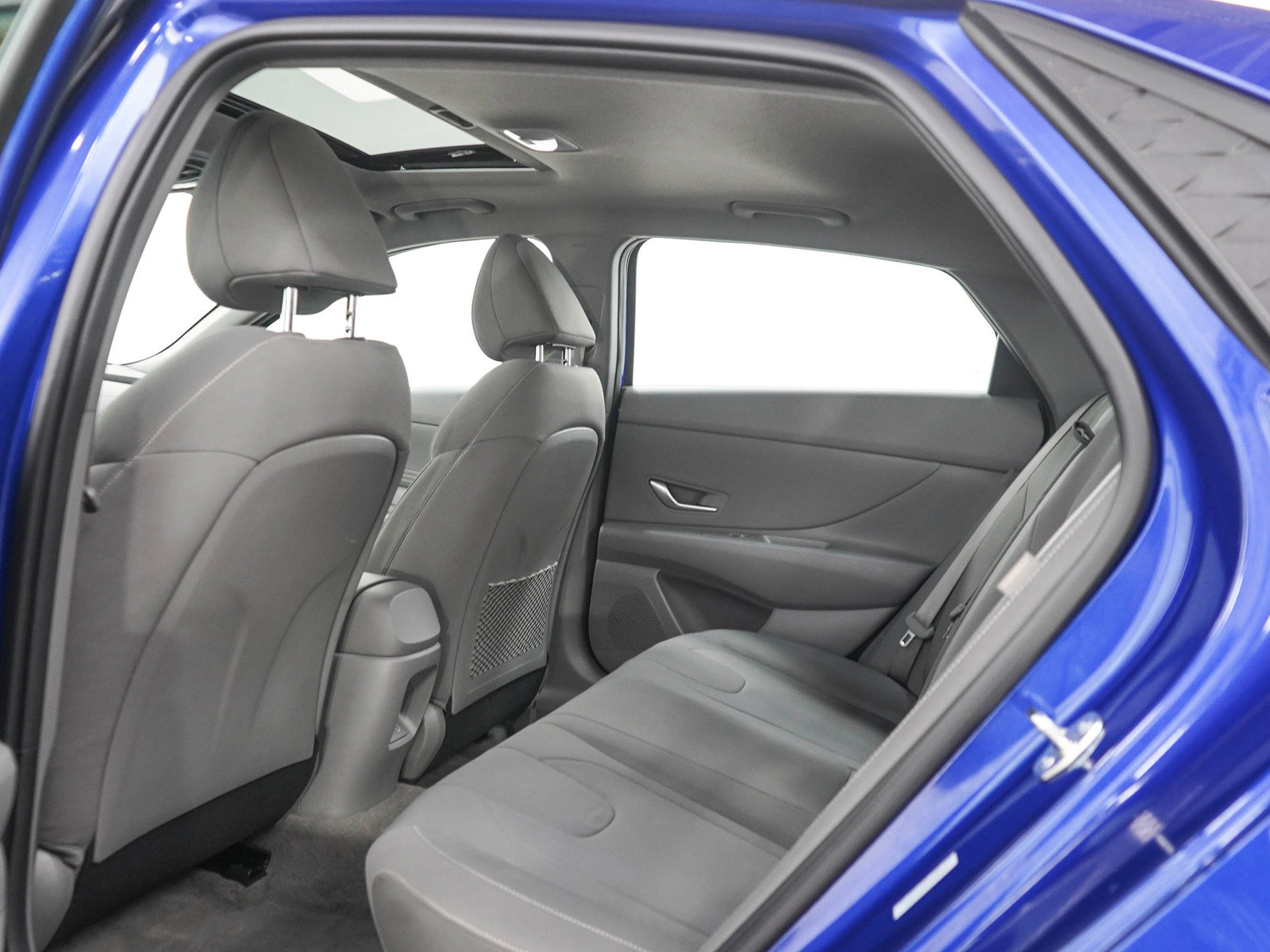 Used 2025 Hyundai Elantra SEL FWD image 15