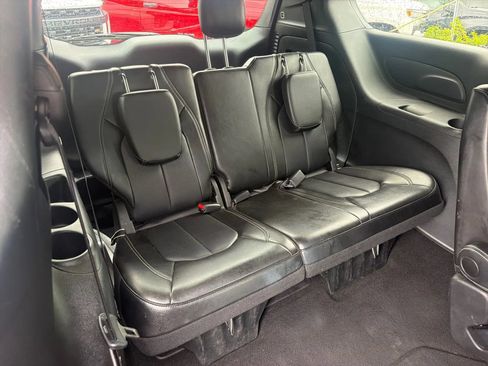 Used 2025 Chrysler Pacifica Select FWD image 21