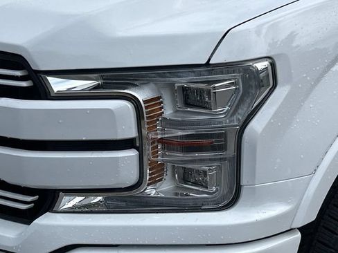 Used 2019 Ford F150 Lariat w/ Equipment Group 502A Luxury AWD/4WD image 9