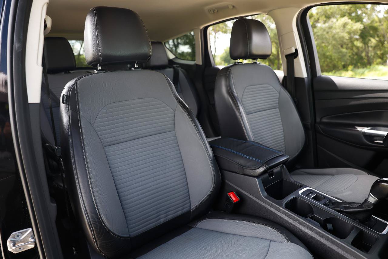 Used 2017 Ford Escape Titanium FWD image 18