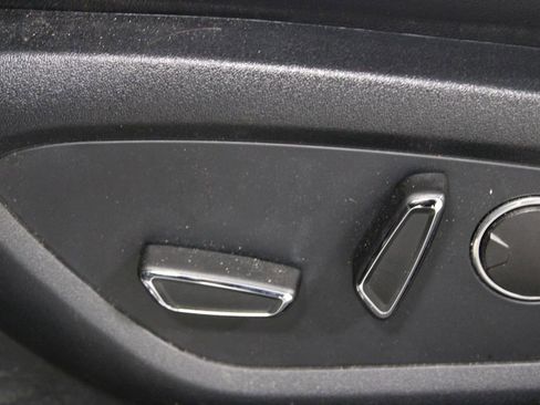 Used 2021 Lincoln Nautilus Reserve w/ Equipment Group 201A image 17